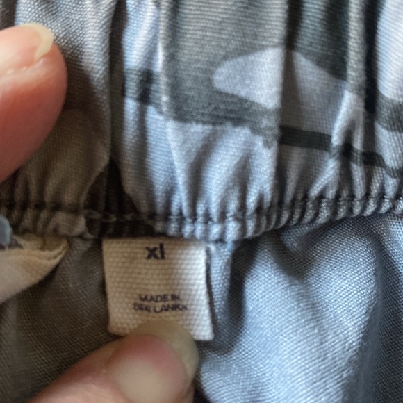 GAP Star Wars XL approximately 34 inches long. Nice condition. Has two pockets. - Picture 5 of 10